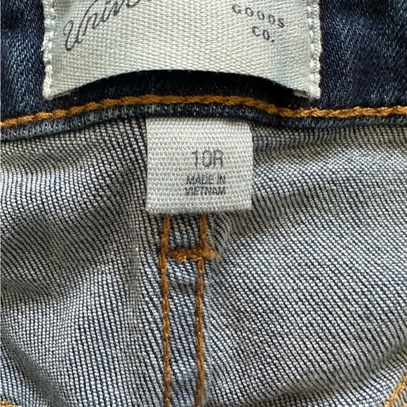 Universal Thread high rise everyday straight leg jeans, size 10 - Picture 5 of 7
